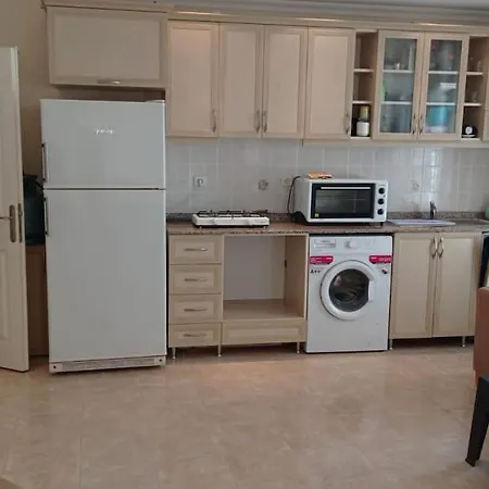 Apartamento 250М До Пляжа 1+1 80М2 Центр Махмутлара *